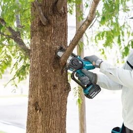 Makita DUC150Z akkus láncfűrész 18V LXT (akku és töltő nélkül)