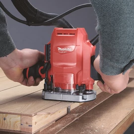 Makita M3601 Felsőmaró, 900W (6-8 mm befogás)