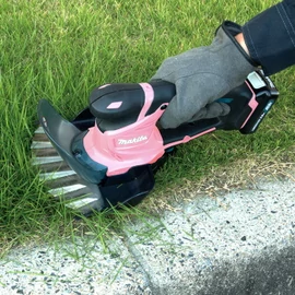 Makita UM600DZP Akkus szegélyvágó olló 12V CXT PINK(akku és töltő nélkül)