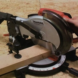 Makita M2300 Gérvágó 1500W 255mm